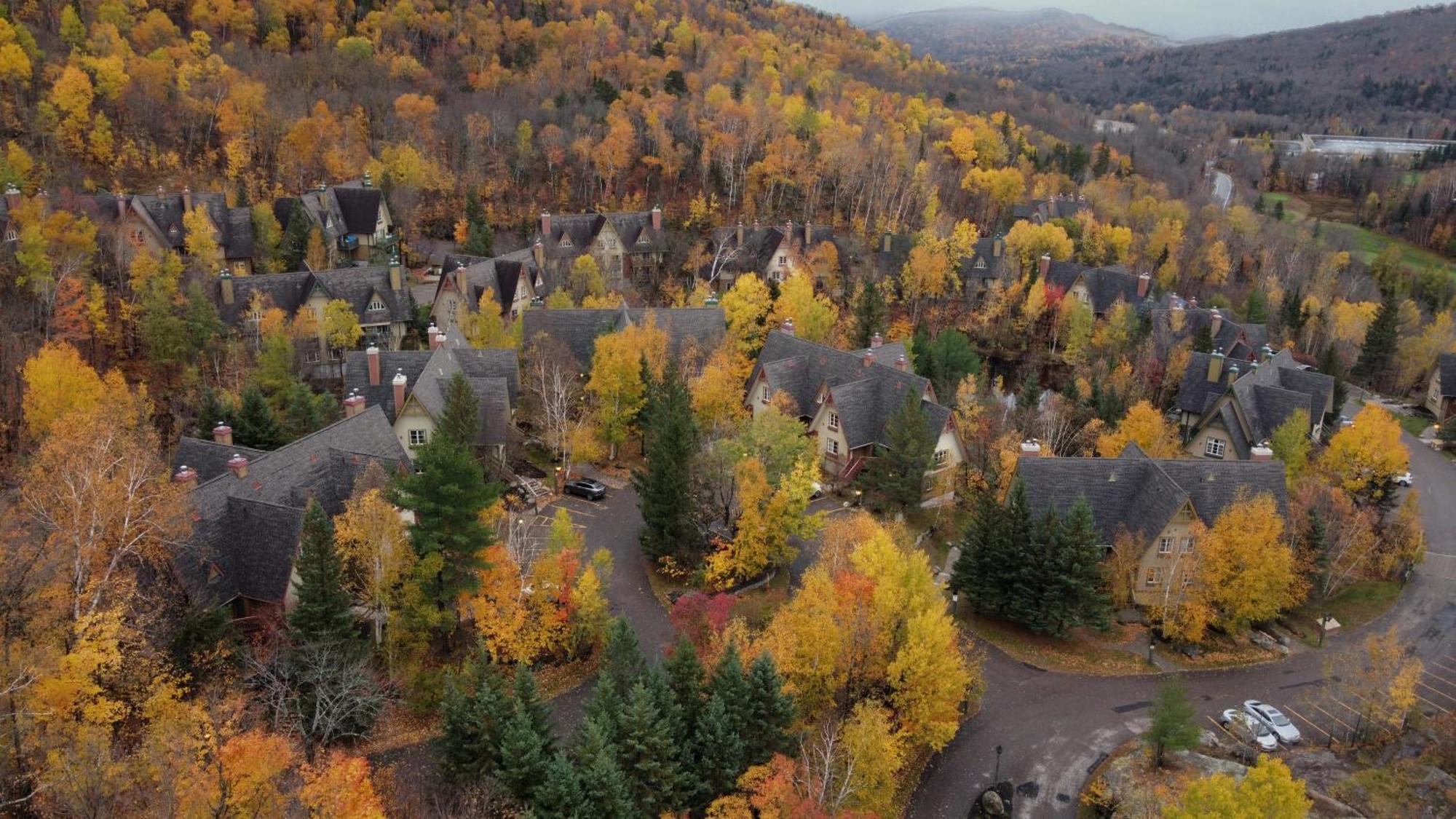 モントランブランLe Plateau East By Tremblant Vacationsアパートメント エクステリア 写真