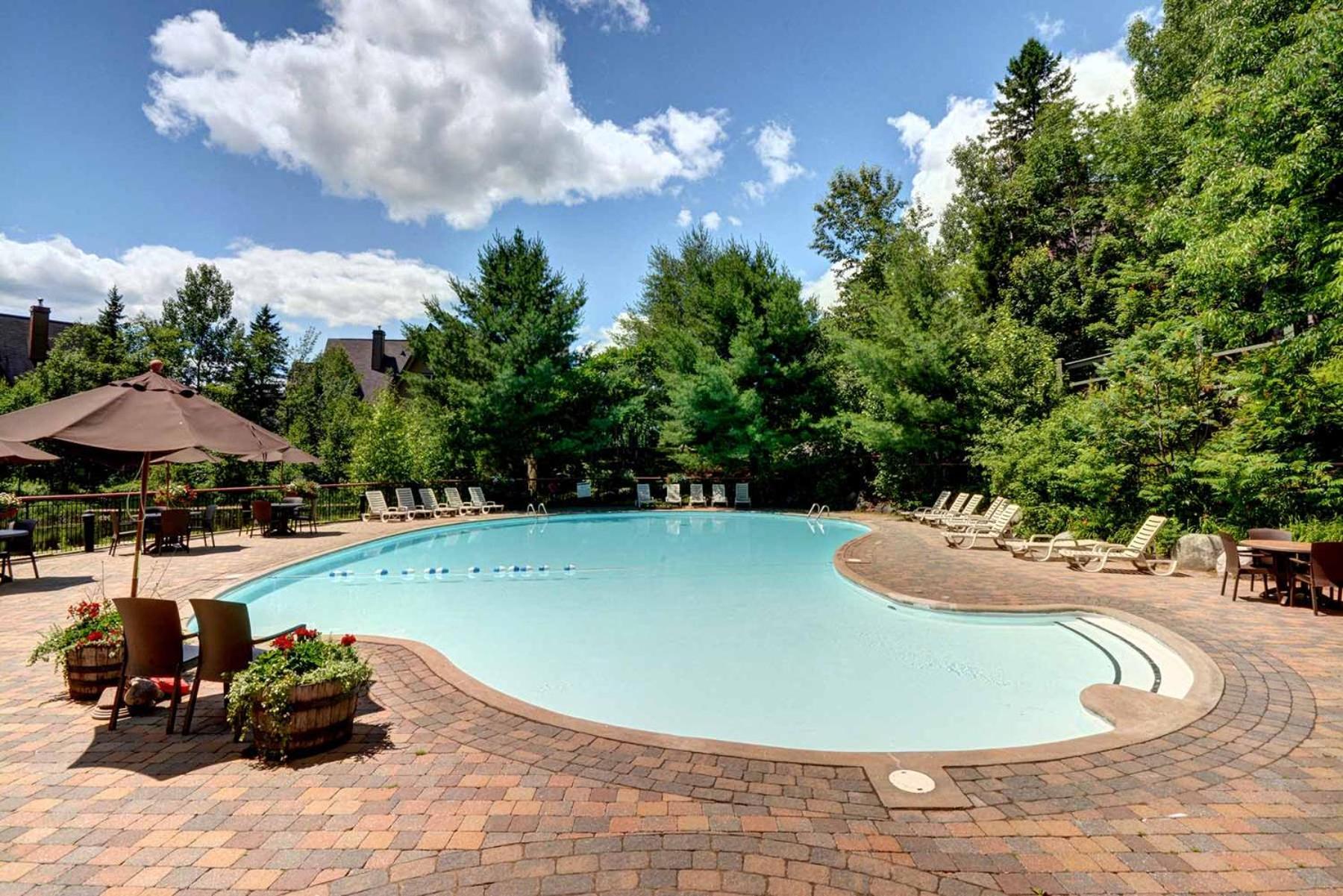 モントランブランLe Plateau East By Tremblant Vacationsアパートメント エクステリア 写真