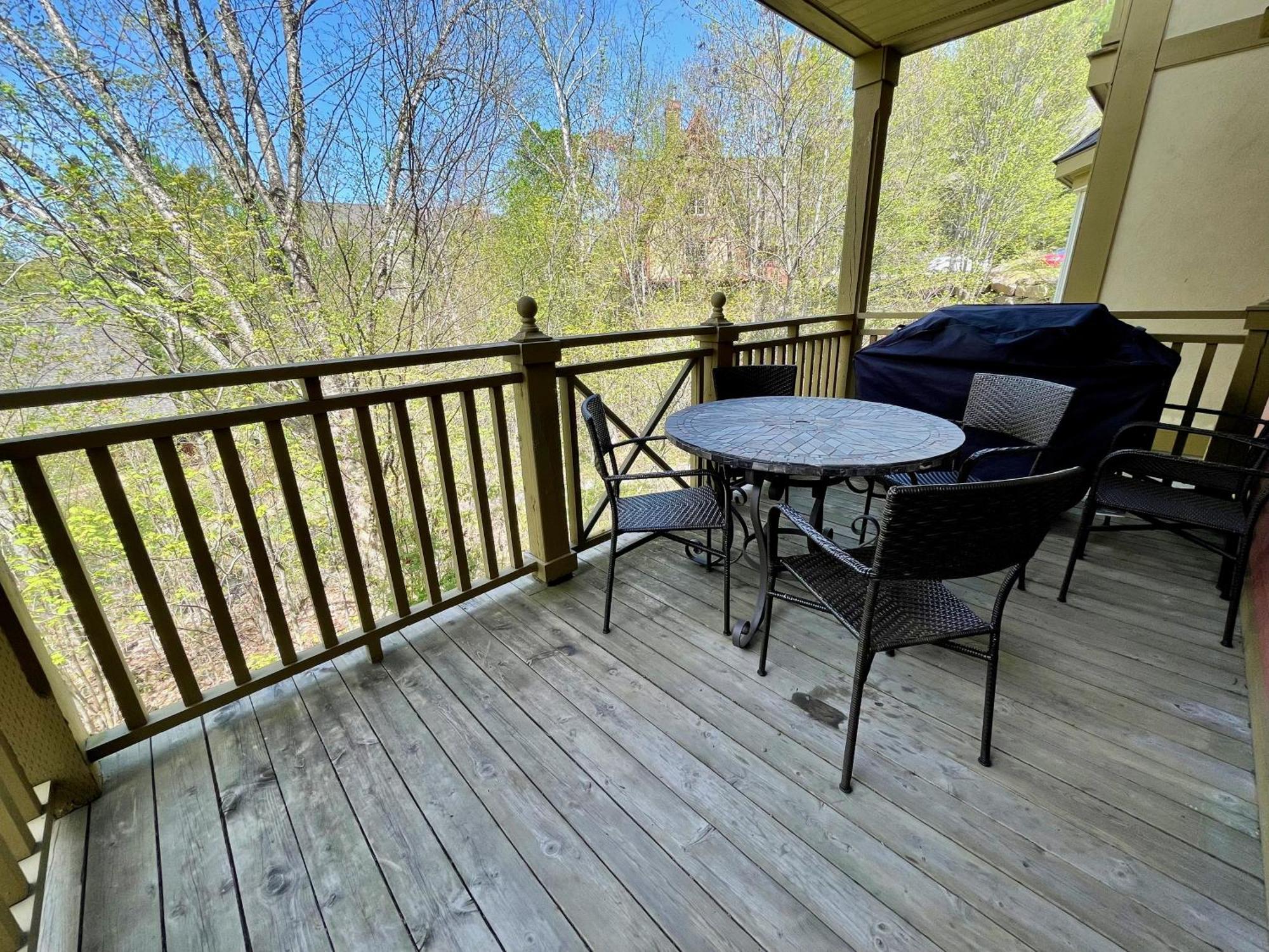 モントランブランLe Plateau East By Tremblant Vacationsアパートメント エクステリア 写真